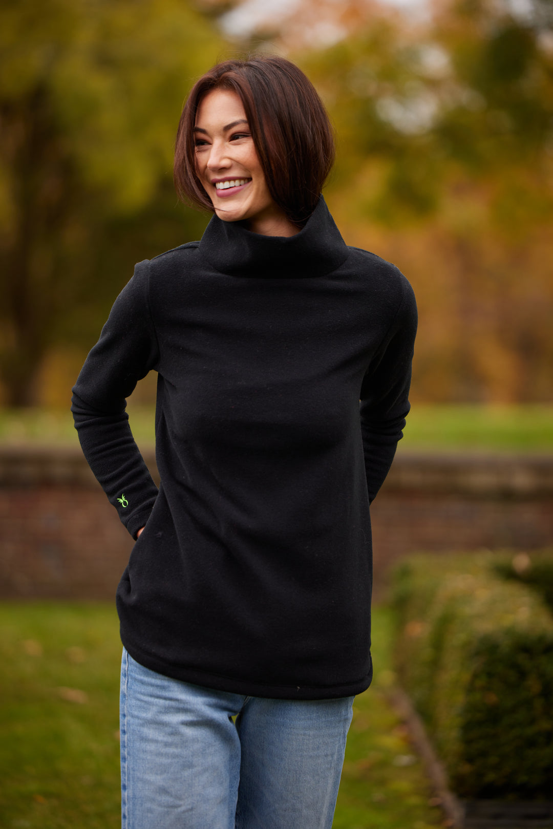 Cobble Hill Turtleneck in Vello Fleece (Black)