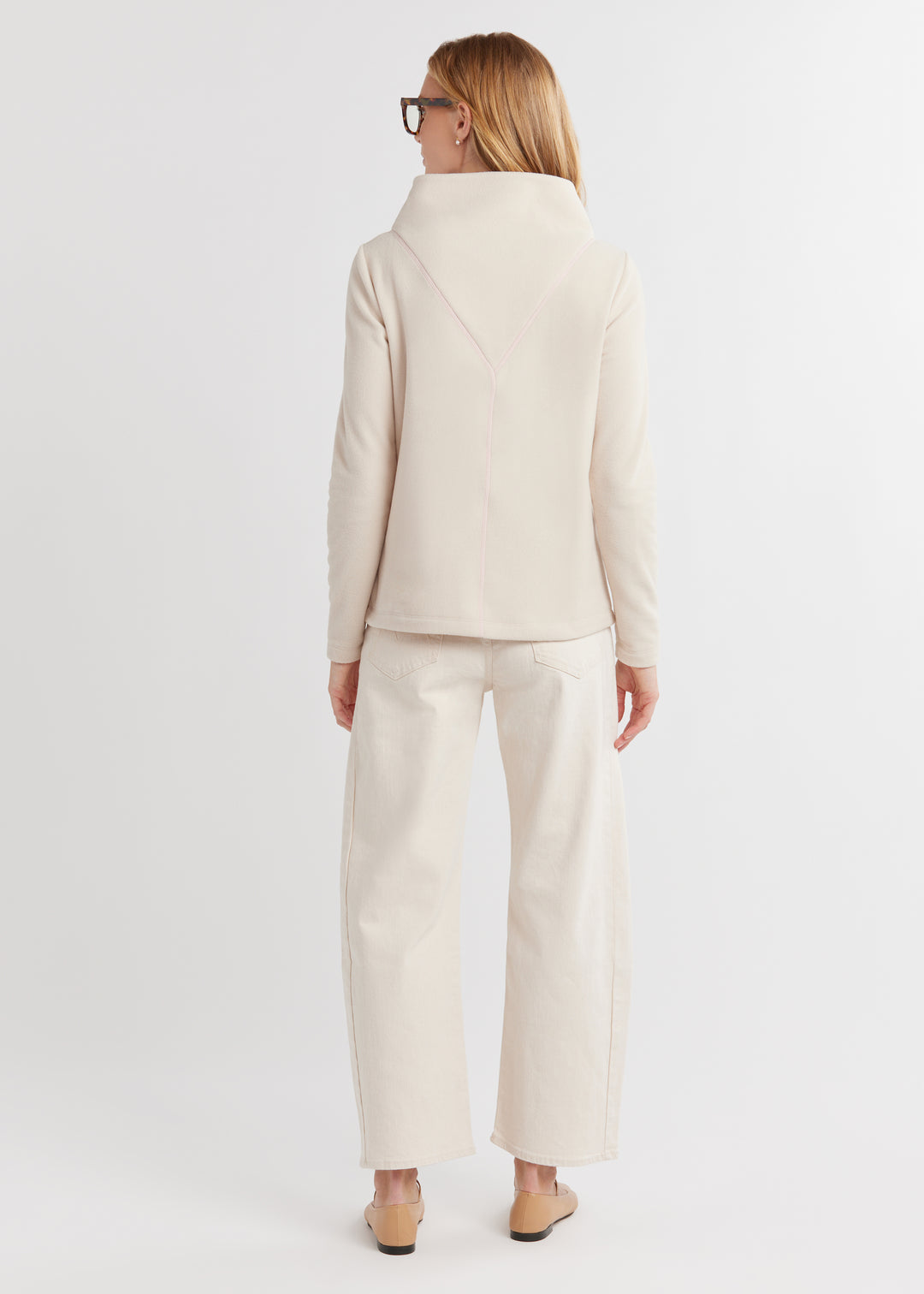 Carroll Street Turtleneck in Vello Fleece (Oatmeal)