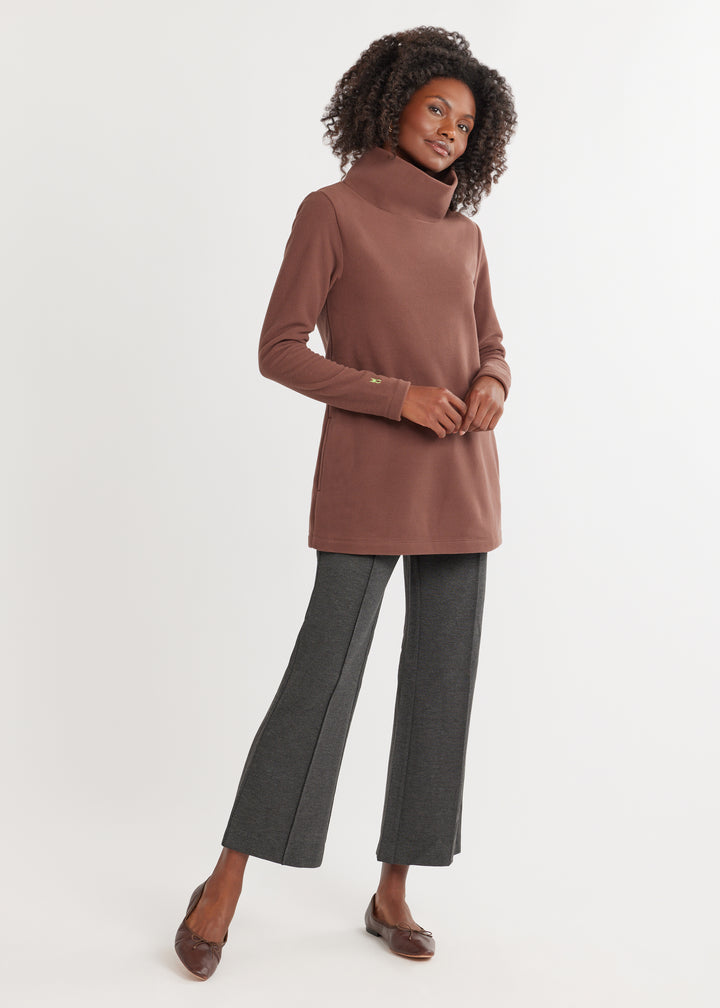 Cobble Hill Turtleneck in Vello Fleece (Chestnut)