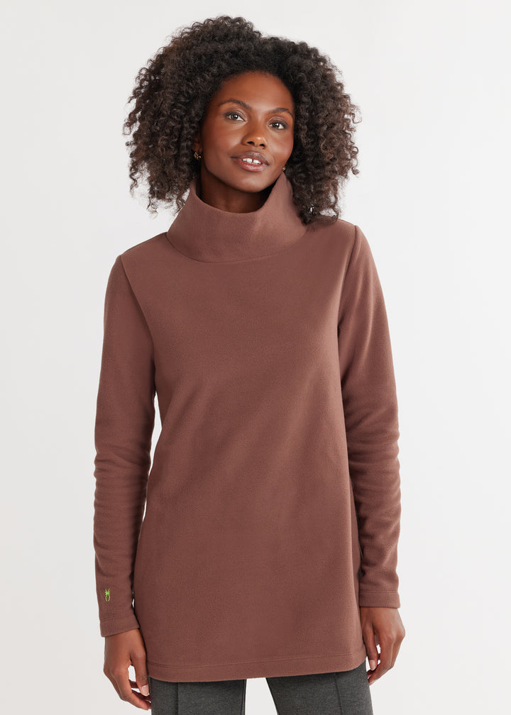 Cobble Hill Turtleneck in Vello Fleece (Chestnut)