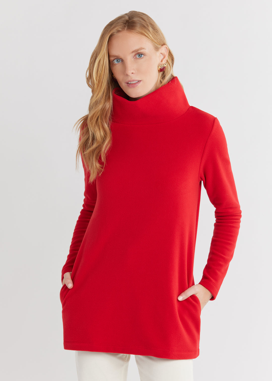 Cobble Hill Turtleneck in Vello Fleece (Scarlet)