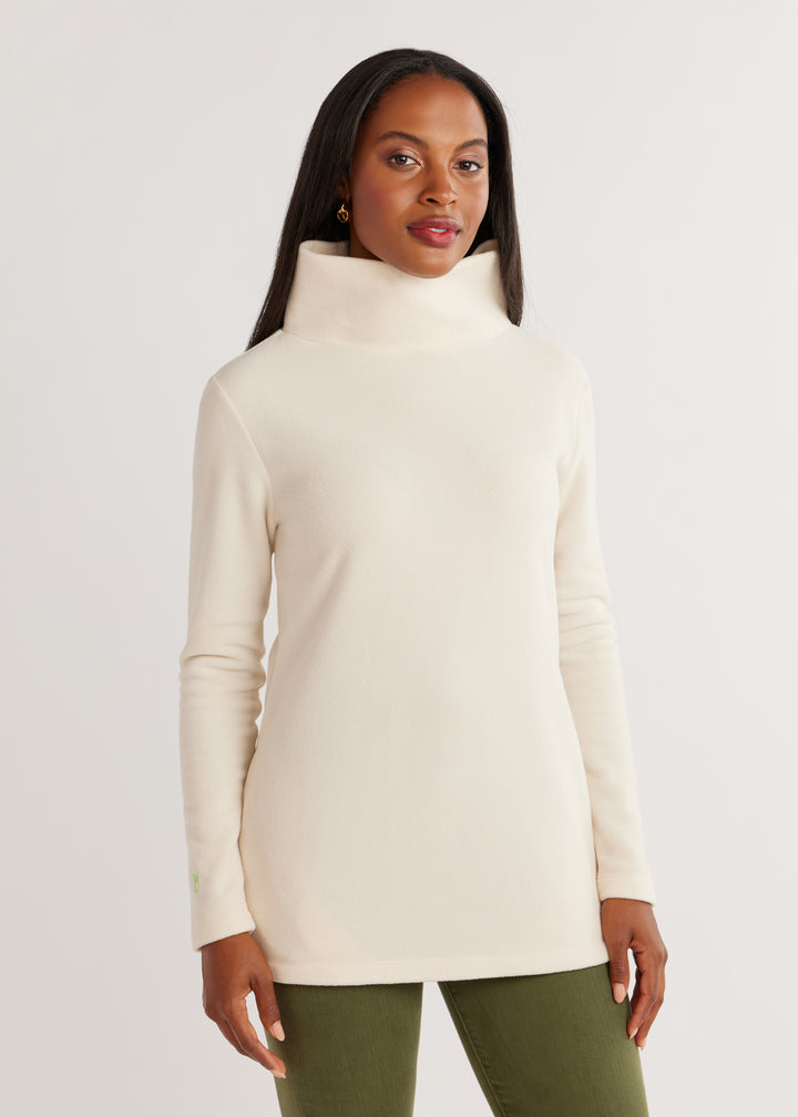 Cobble Hill Turtleneck in Vello Fleece (Cream)