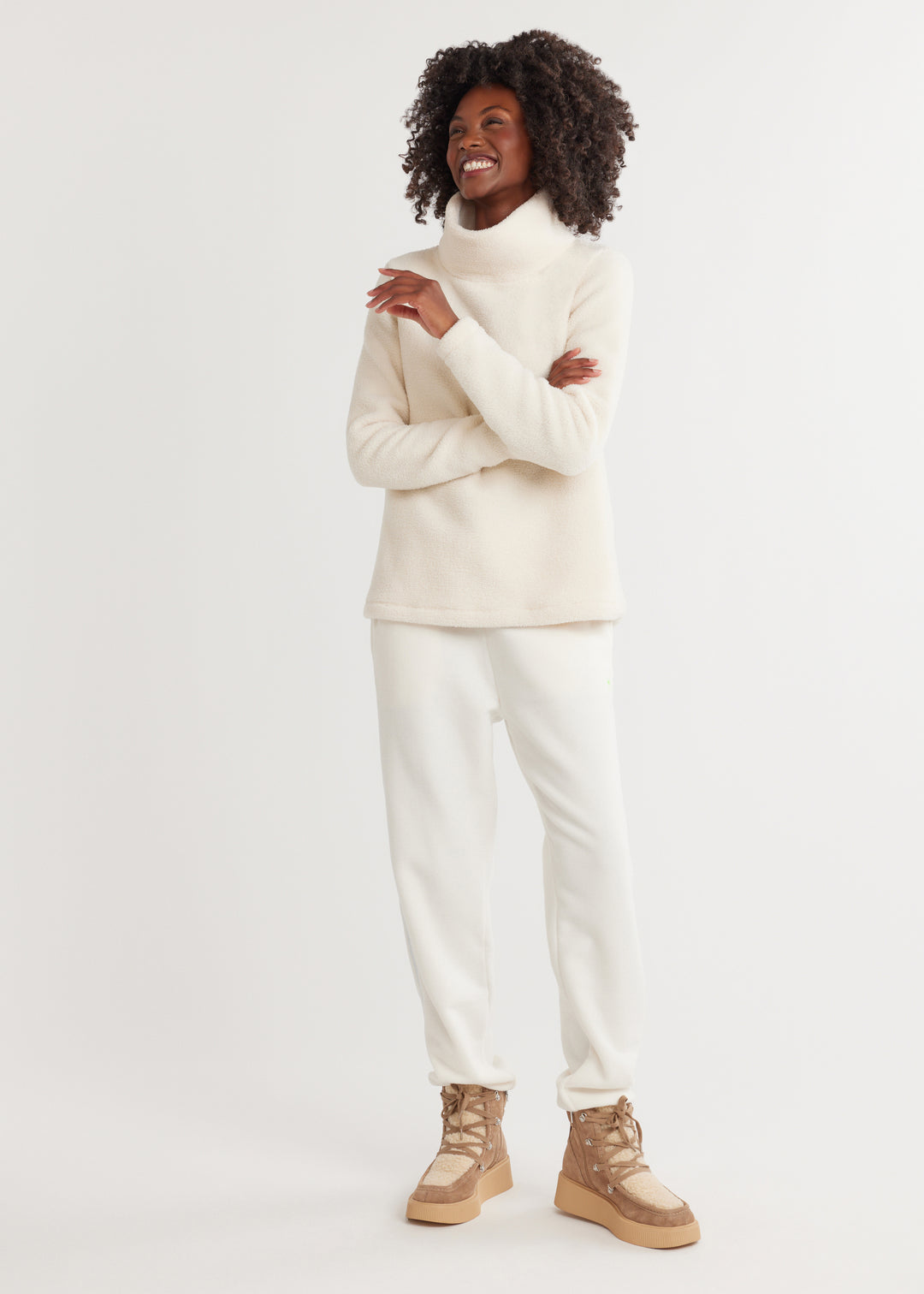 Greenpoint Turtleneck in Sherpa Fleece (Cream)