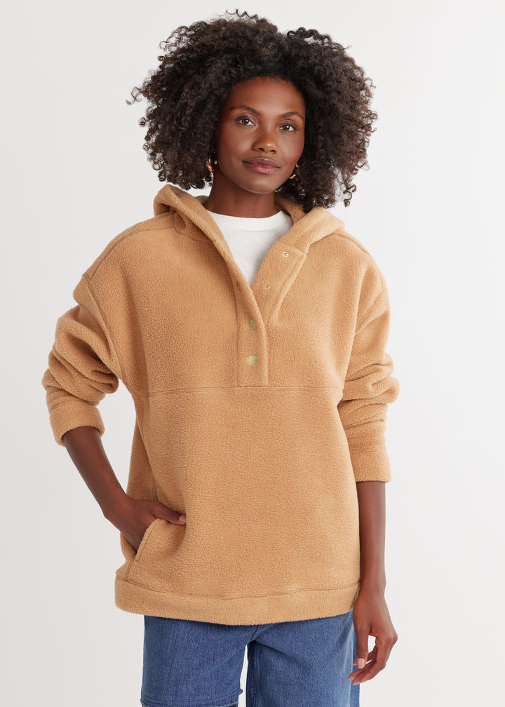 Hooded Palomino Pullover in Sherpa Fleece (Camel)