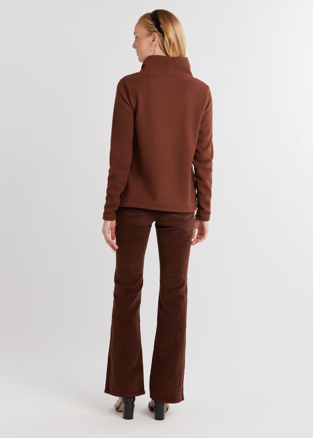 Juliet Turtleneck in Vello Fleece (Cocoa)