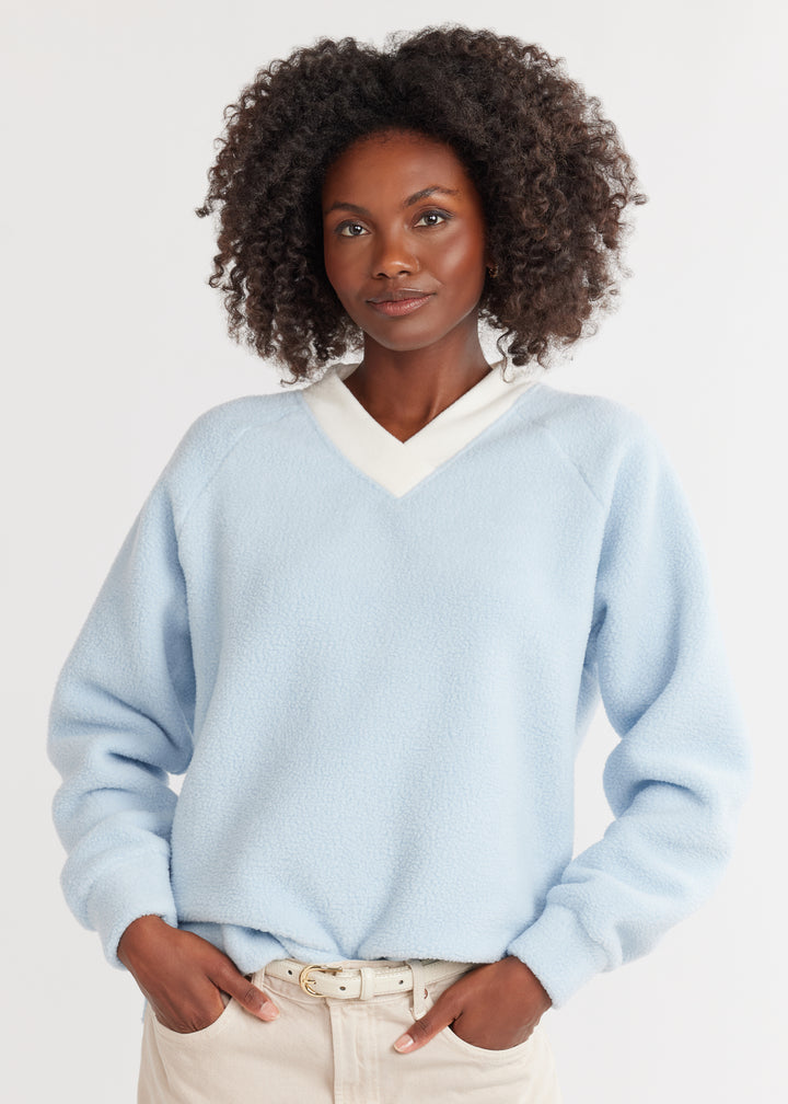 Stanwich Sweatshirt in Sherpa/Vello Fleece (Ice Blue/Cream)